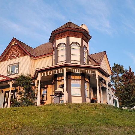 Bluejay Suites B&B Whitehorse Exterior photo